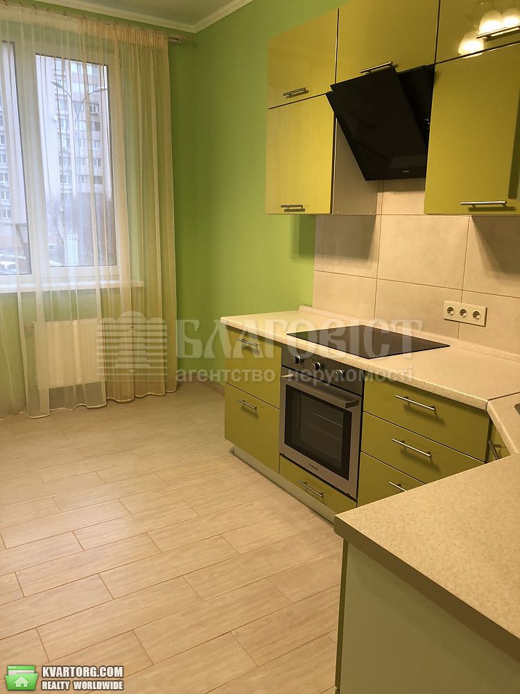 Rent out 2-room apartment. Киев,  Малевныча — photo 1