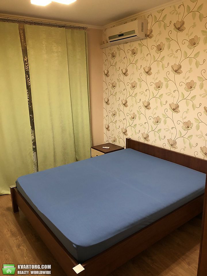 Rent out 2-room apartment. Киев,  Ревуцкого — photo 8