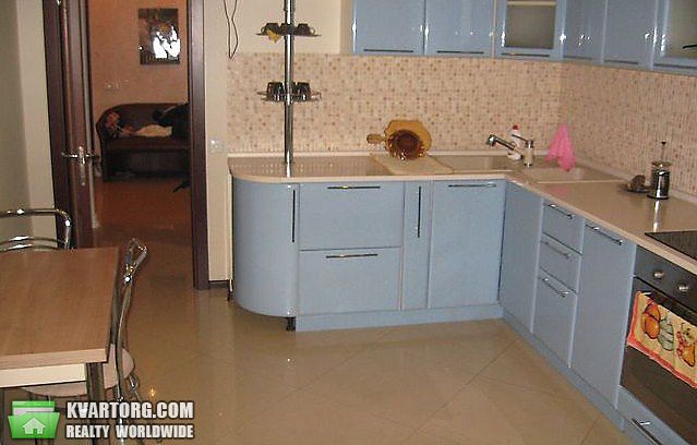 Rent out 3-room apartment. Киев,  Срибнокильская — photo 3