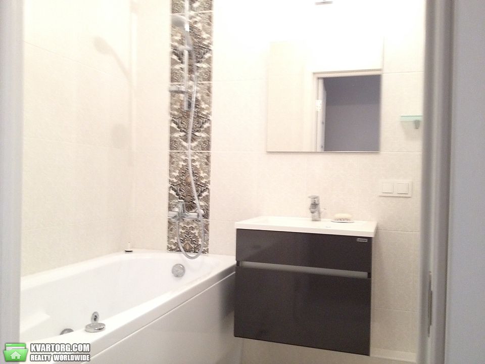 Rent out 2-room apartment. Киев, Регенераторная — photo 4