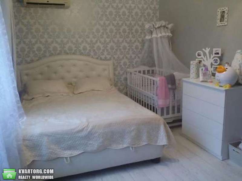 Sell 2-room apartment. Киев,  Львовская — photo 1