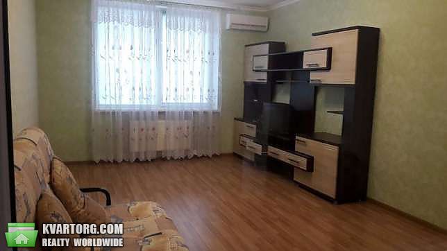 Rent out 1-room apartment. Киев,  Олевская — photo 1
