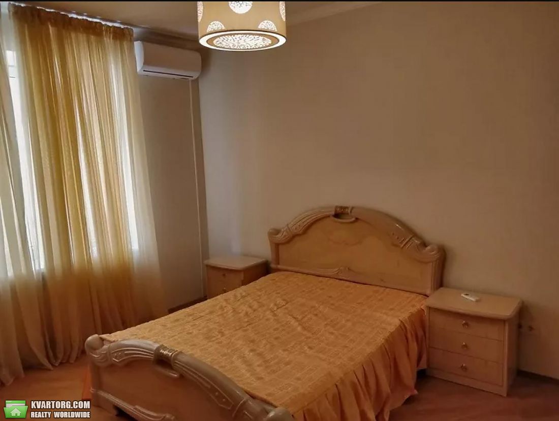 Rent out 2-room apartment. Киев,  Липская — photo 2