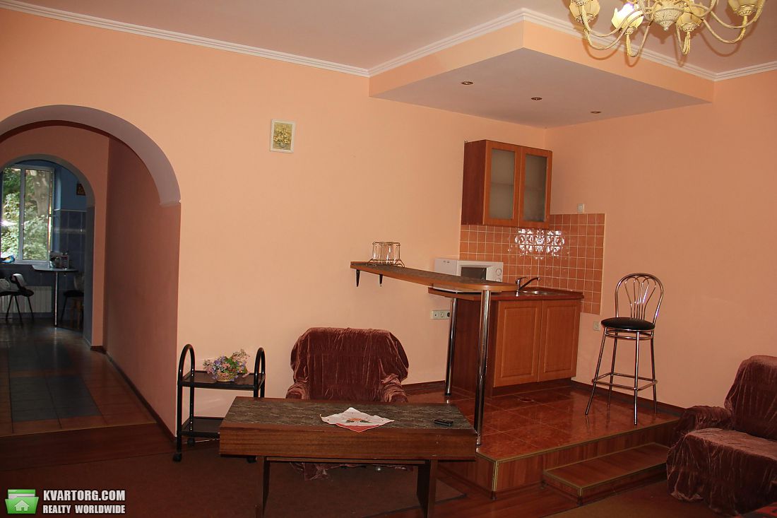 Rent out 2-room apartment. Одесса, Дерибасовская — photo 2