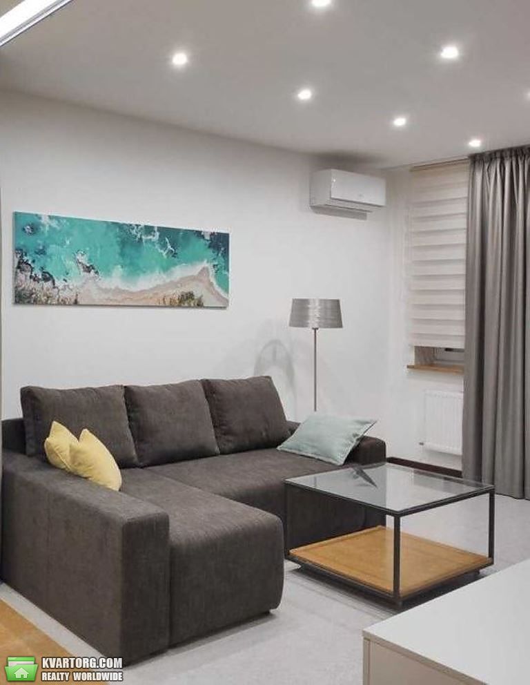 Rent out 2-room apartment. Киев,  Паньковская — photo 2
