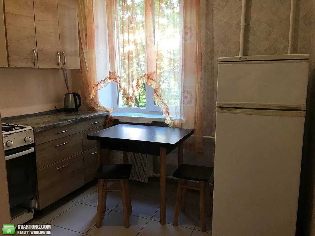 Rent out 1-room apartment. Киев,  Ереванская — photo 1