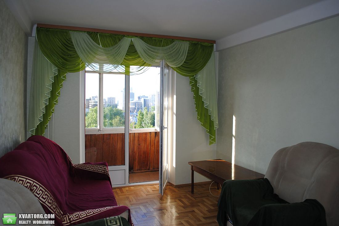 Rent out 3-room apartment. Киев, Полеханова — photo 1