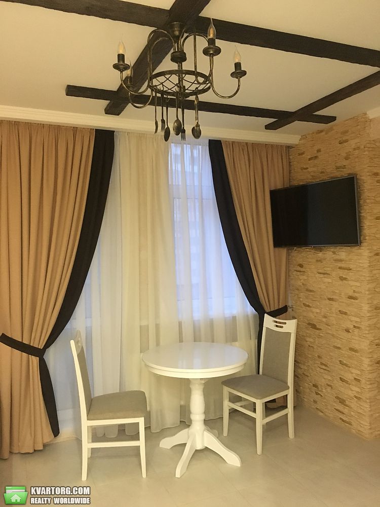 Rent out 2-room apartment. Киев, Аэровокзальная — photo 2