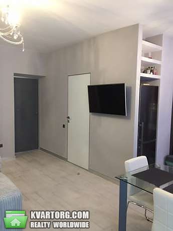 Rent out 2-room apartment. Киев,  Кловский спуск — photo 8