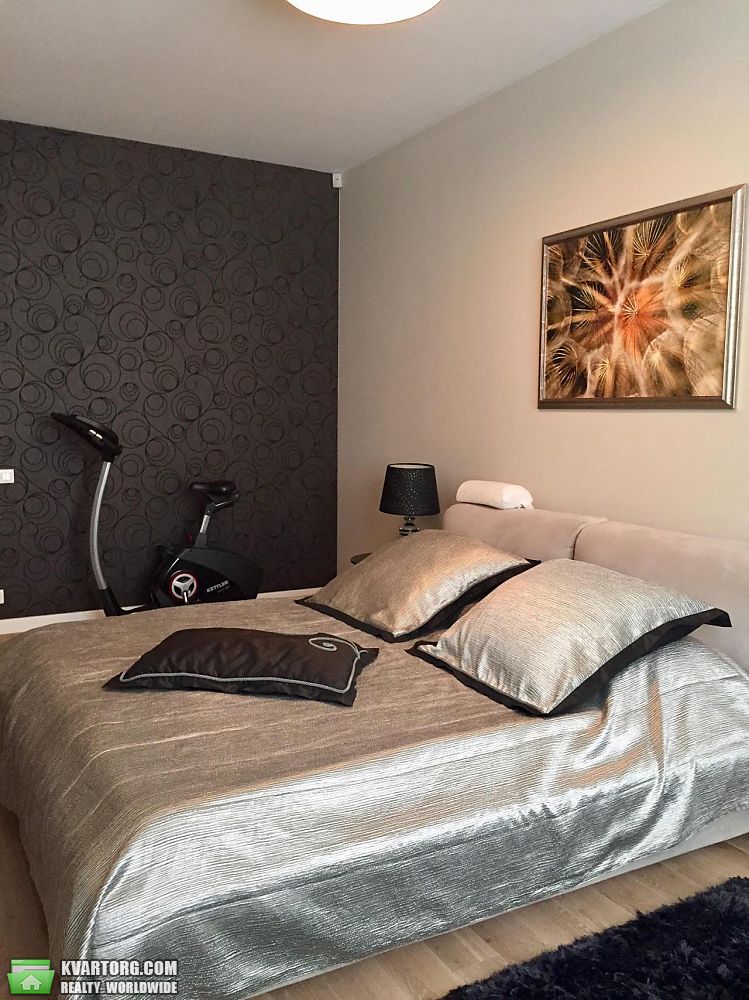 Rent out 3-room apartment. Киев,  Черновола — photo 3