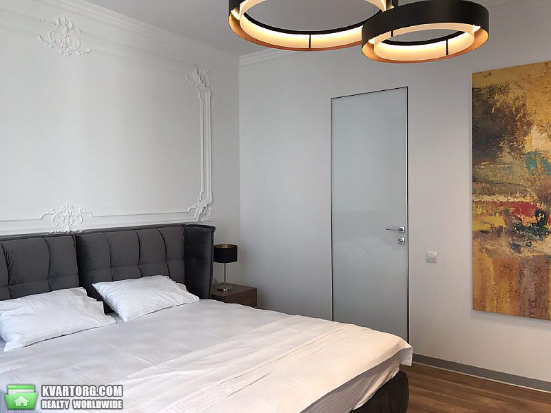Sell 4-room apartment. Киев,  Драгомирова — photo 4