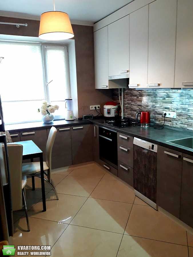 Sell 3-room apartment. Киев,  Свободы пр — photo 1