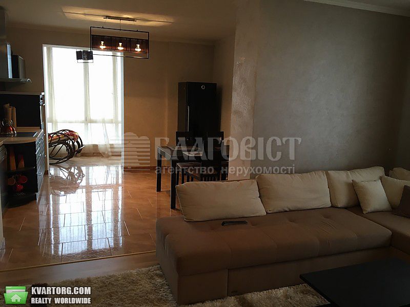 Rent out 2-room apartment. Киев,  Днепровская наб — photo 1