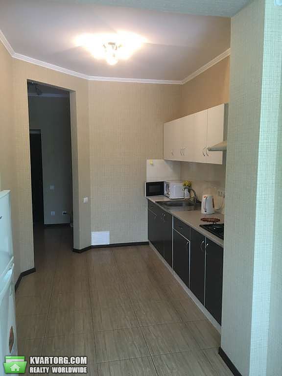 Rent out 1-room apartment. Киев,  Братская — photo 3