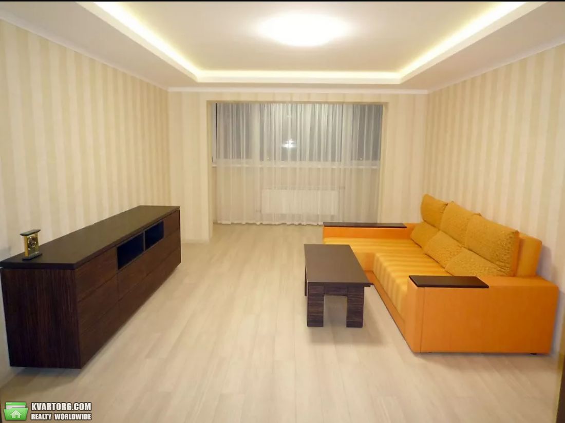 Rent out 3-room apartment. Киев,  Гмыри Бориса — photo 1