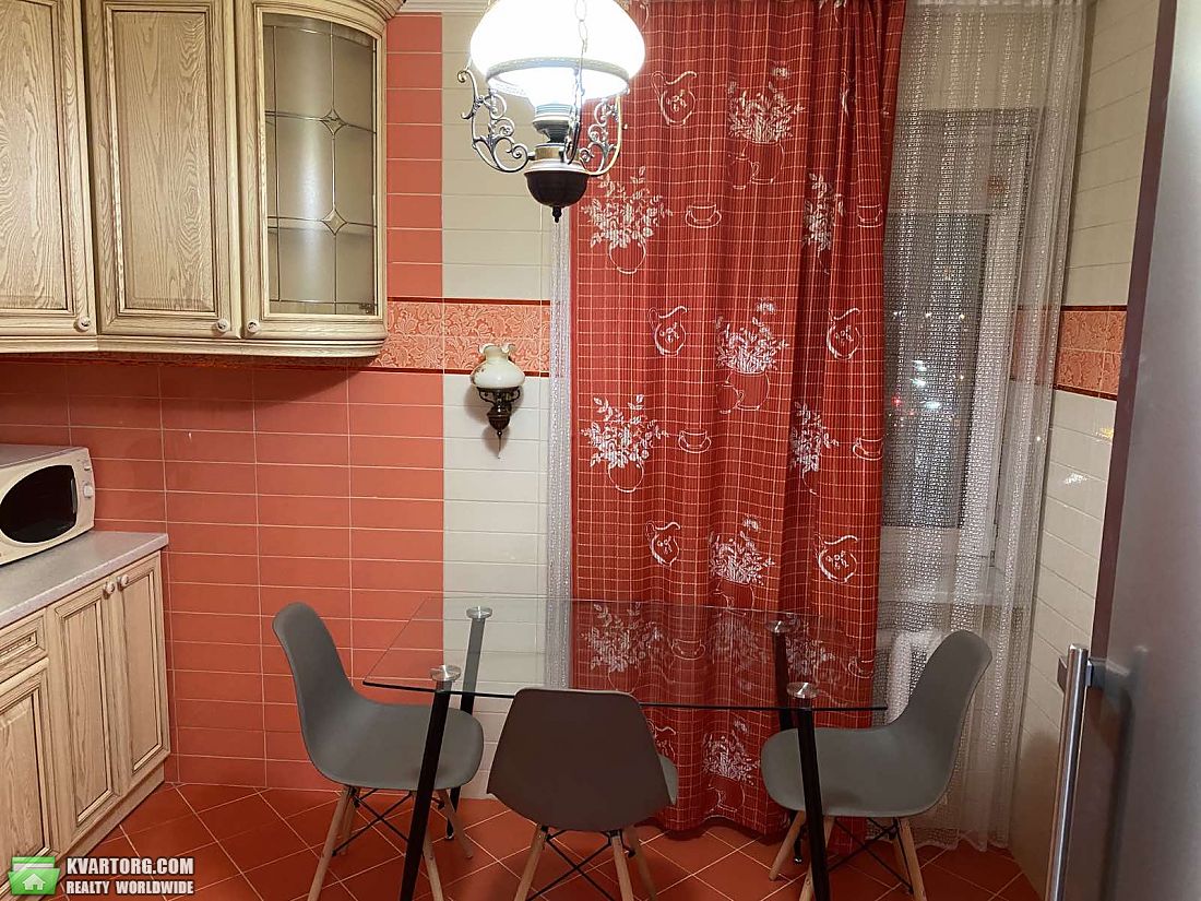 Rent out 1-room apartment. Киев, Тычины — photo 2