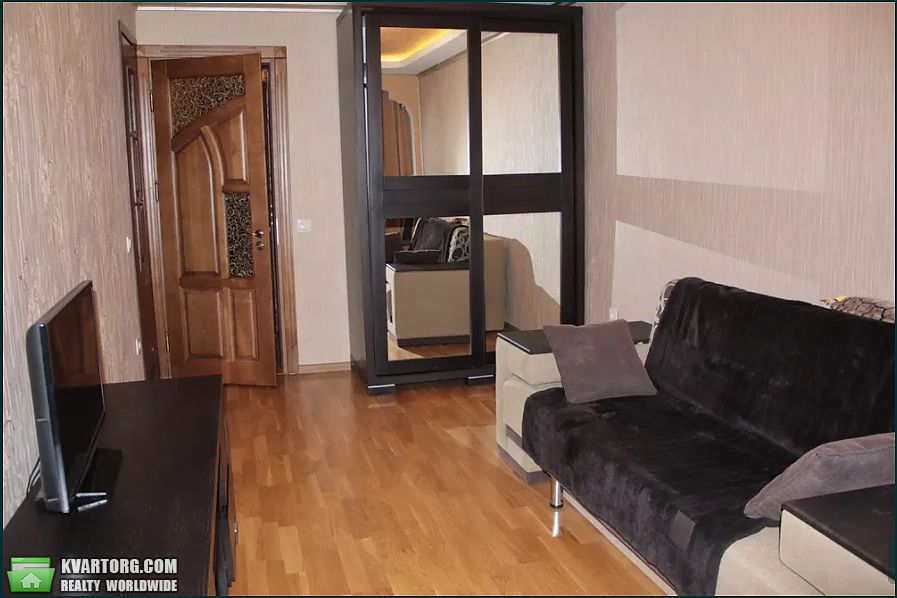 Rent out 3-room apartment. Львов, Сорочинська 4 — photo 9