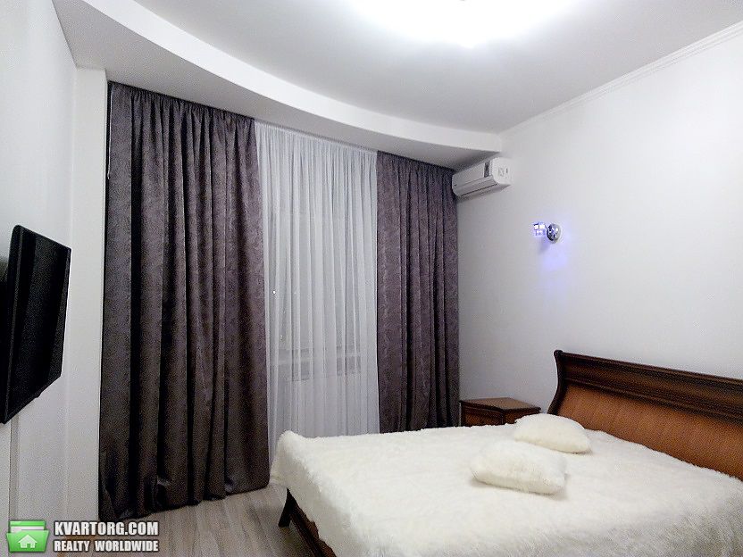 Rent out 2-room apartment. Киев, Героев Сталинграда просп. — photo 1