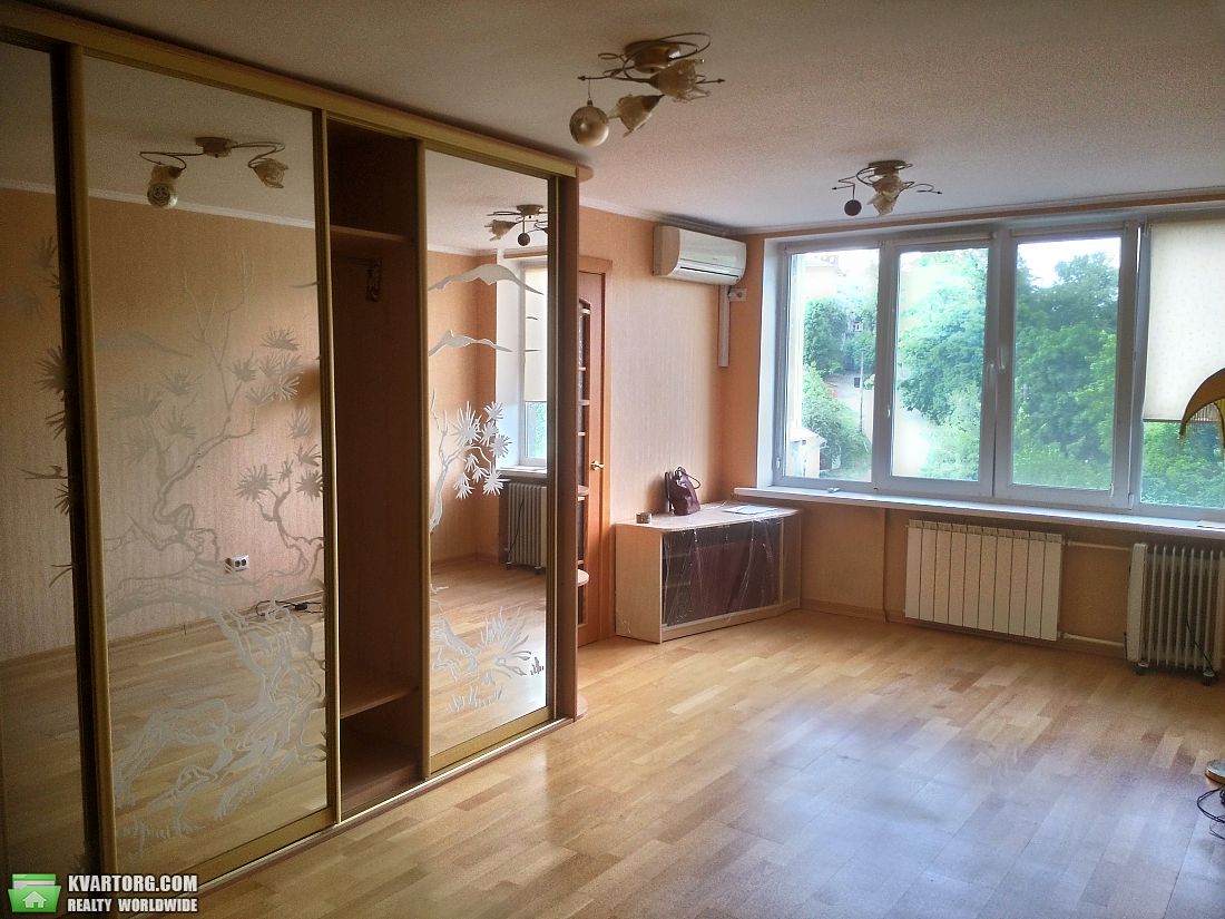 Sell 4-room apartment. Киев,  Краснозвездный пр — photo 1