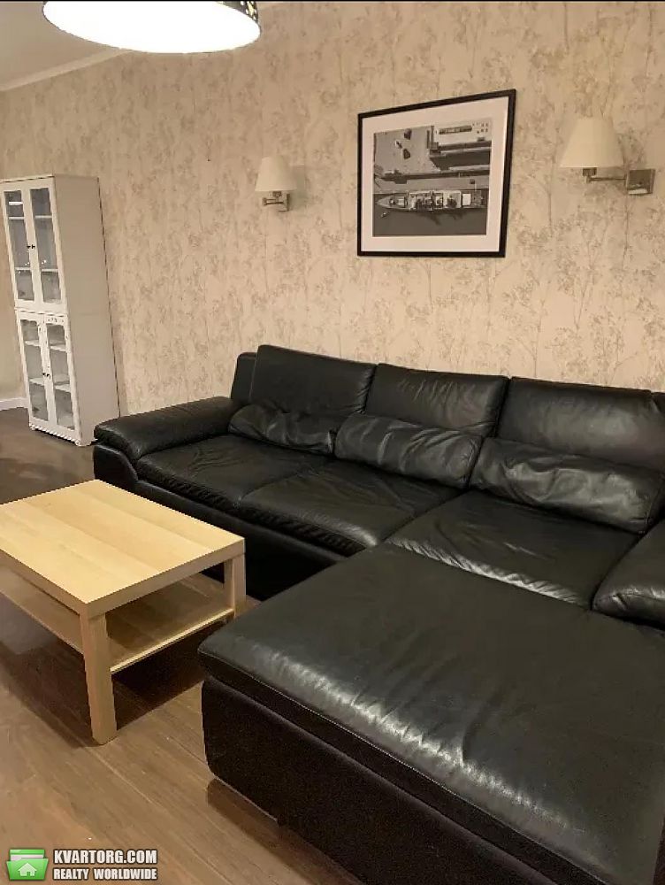 Rent out 4-room apartment. Киев,  Святошинский пер — photo 1