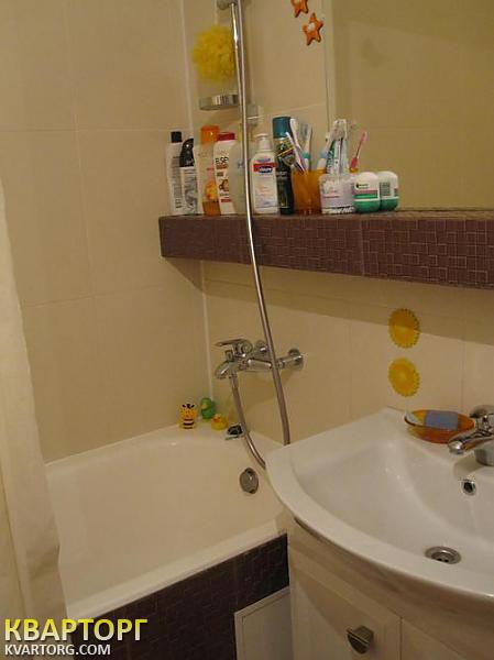 Rent out 2-room apartment. Киев, Галана — photo 4