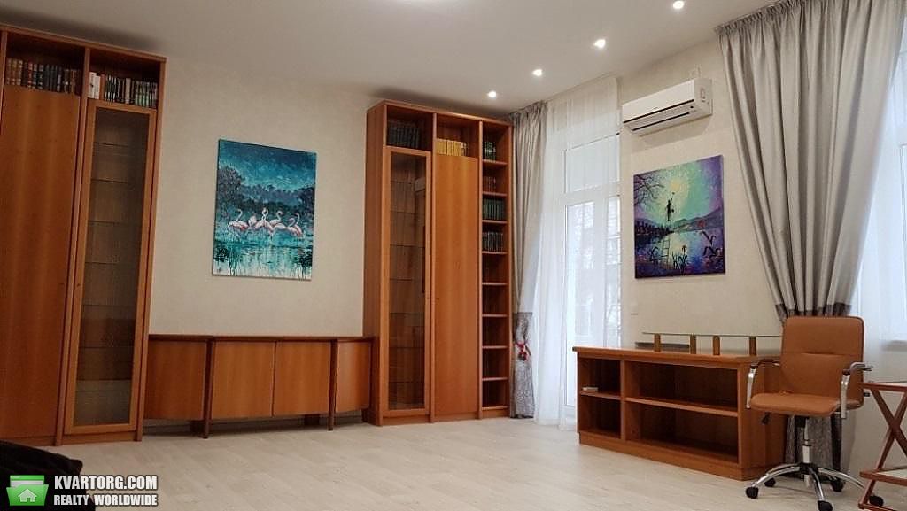 Rent out 3-room apartment. Киев,  Шелковичная — photo 4