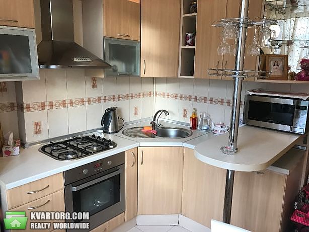 Rent out 2-room apartment. Киев,  Фрунзе — photo 4