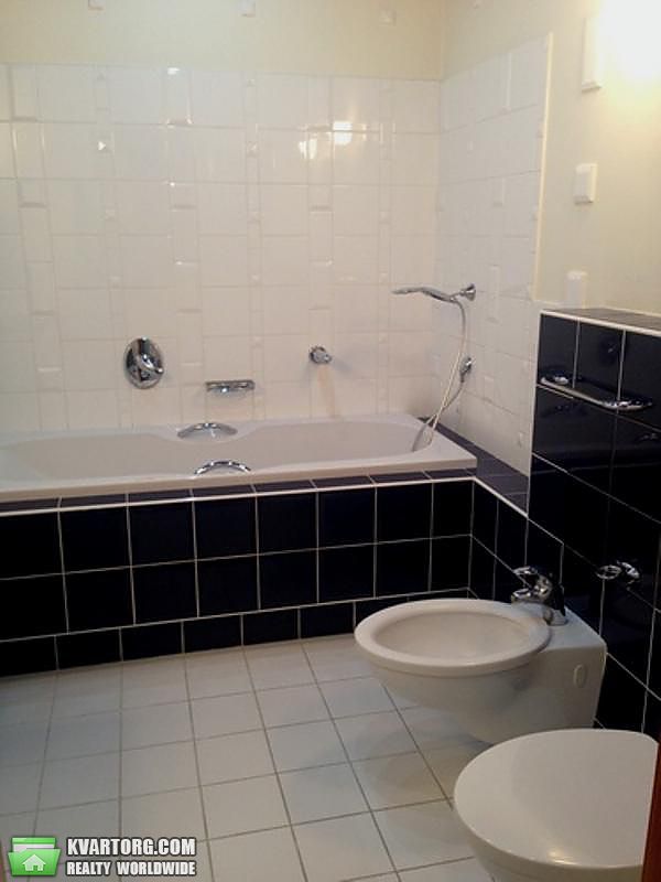 Rent out 3-room apartment. Киев,  Драгомирова — photo 8