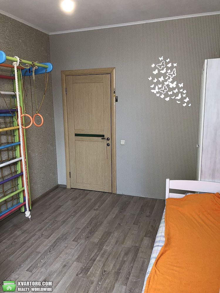 Rent out 3-room apartment. Киев, Регенераторная — photo 4
