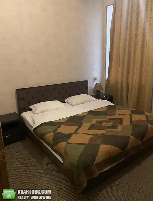 Rent out 2-room apartment. Киев,  Костельная — photo 1