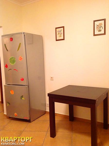 Rent out 2-room apartment. Киев, Харьковское шос. — photo 4