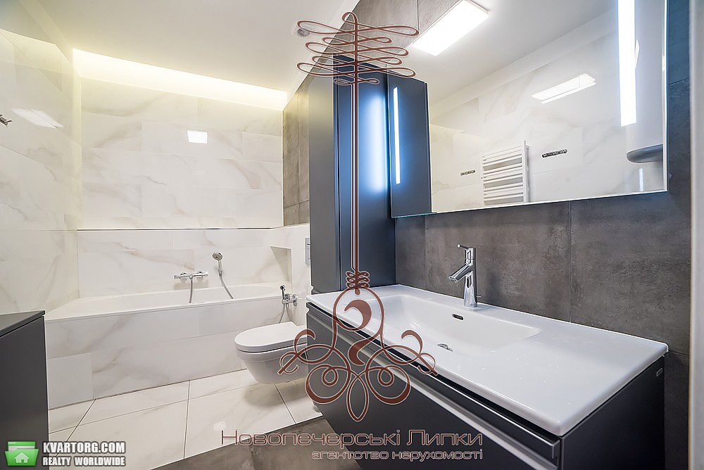 Sell 3-room apartment. Киев,  Драгомирова — photo 1