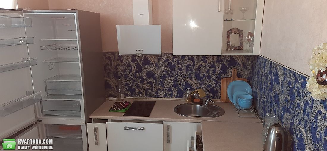 Rent out 1-room apartment. Киев, Харьковское шоссе — photo 4