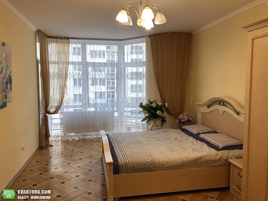 Rent out 1-room apartment. Львов, Червоної Калини — photo 2