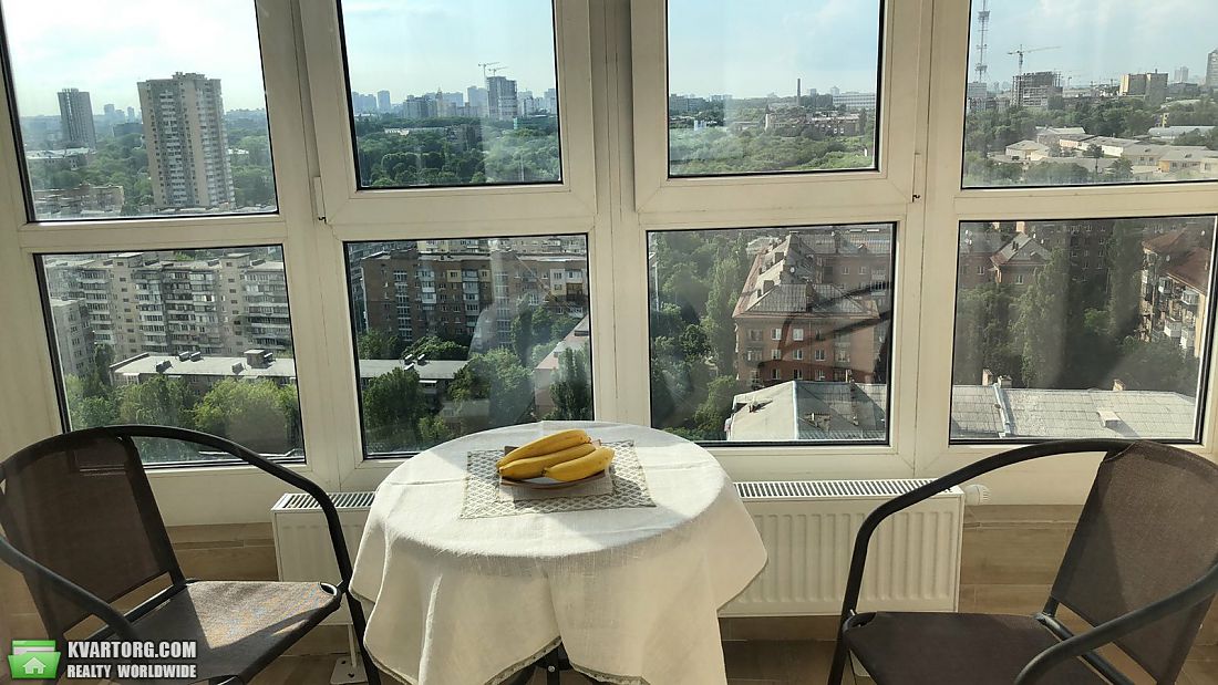 Rent out 1-room apartment. Киев, ул. Кирилло-Мефодиевская — photo 1