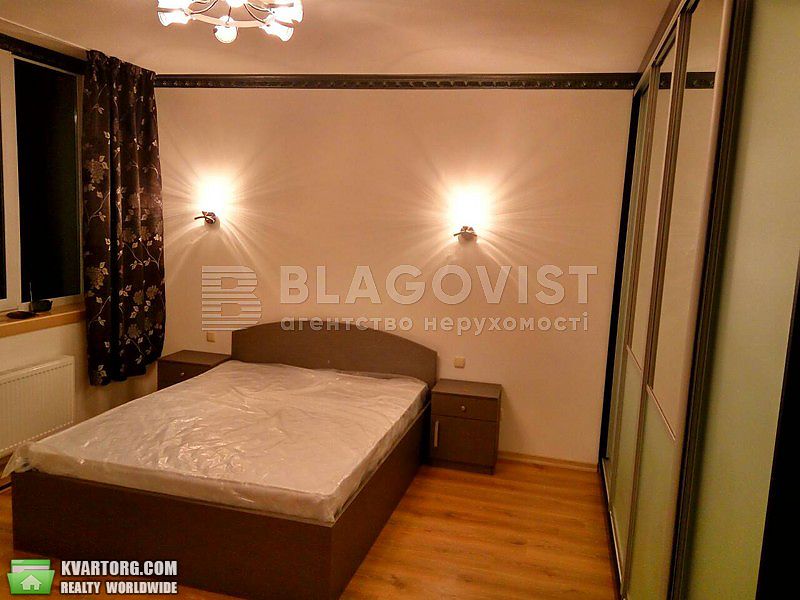Rent out 2-room apartment. Киев,  Завальная — photo 1