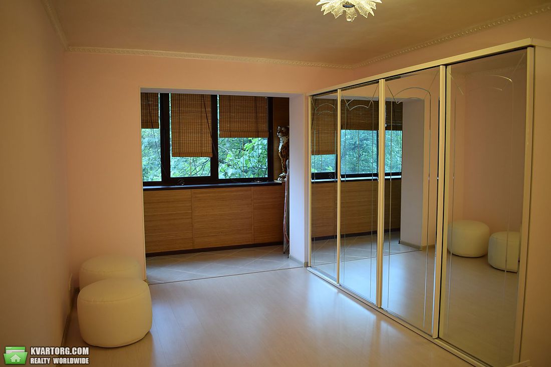 Sell 2-room apartment. Киев,  Бубнова — photo 2