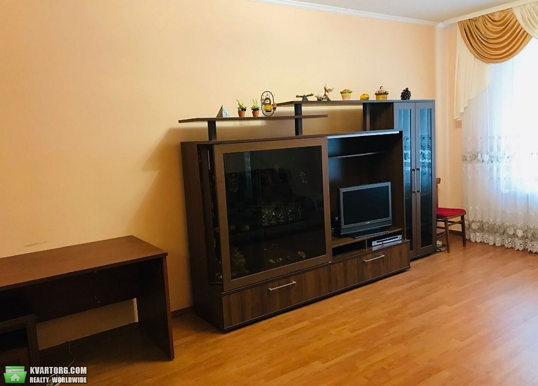Rent out 2-room apartment. Киев,  Вишняковская — photo 7