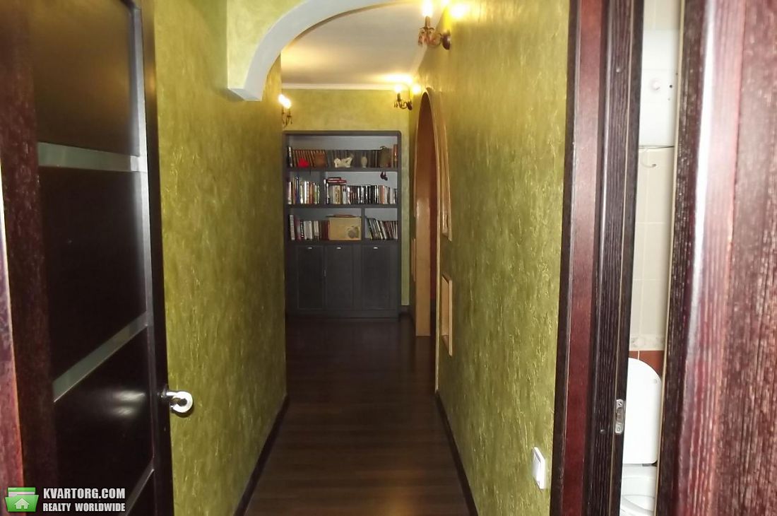 Rent out 2-room apartment. Киев,  Тургеневская — photo 4