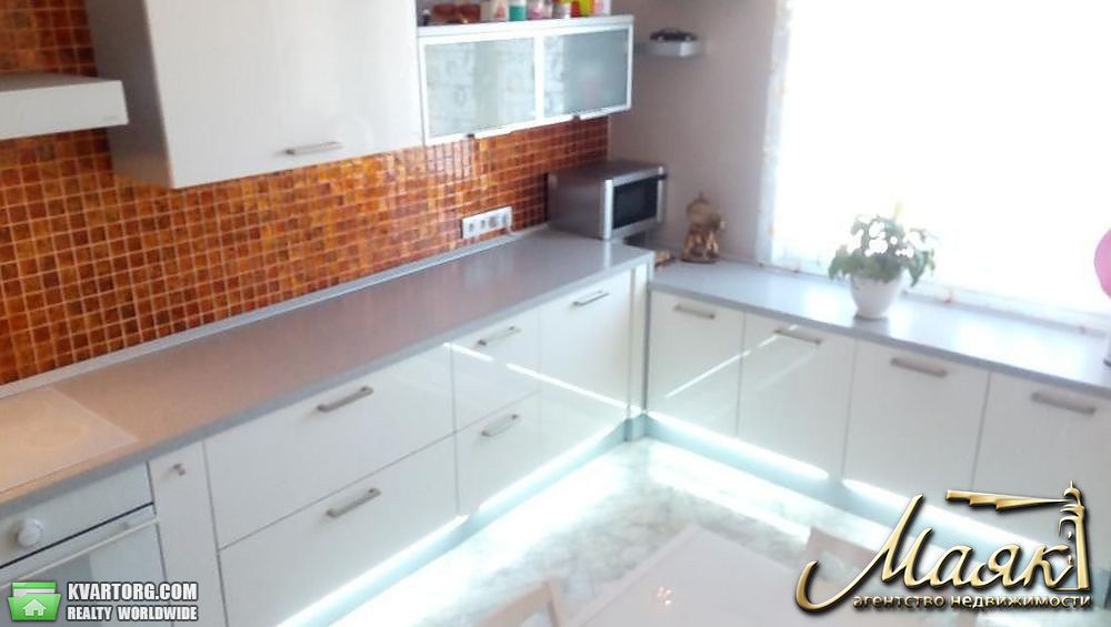Sell 3-room apartment. Киев,  Урловская — photo 1