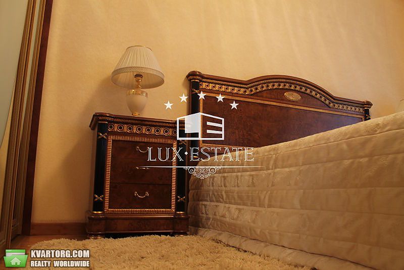 Rent out 2-room apartment. Киев,  Институтская — photo 4