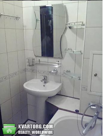 Rent out 2-room apartment. Киев,  Сортировочная — photo 2