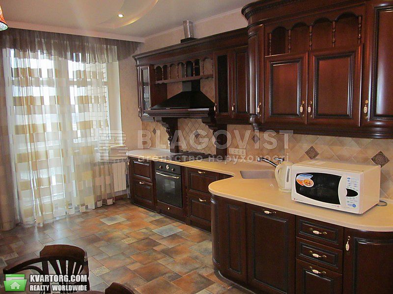 Rent out 4-room apartment. Киев,  Щорса — photo 1