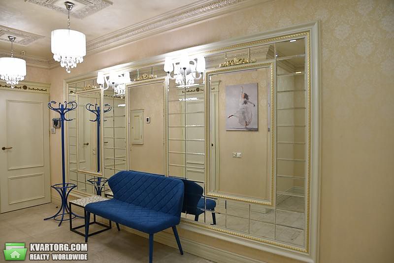 Rent out 3-room apartment. Киев, Сверстюка — photo 9
