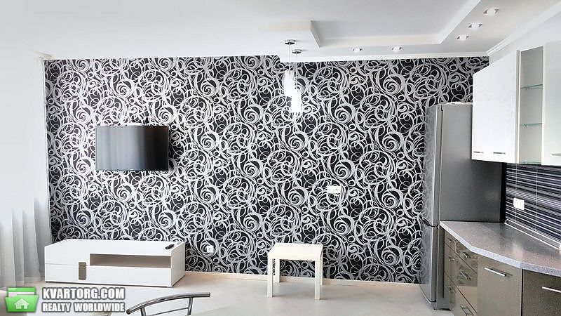 Rent out 2-room apartment. Киев,  Пчелки — photo 2