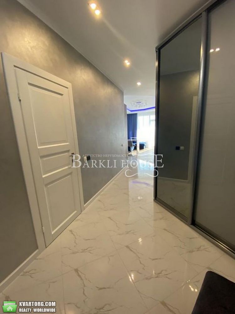 Rent out 2-room apartment. Киев,  Лабораторный пер — photo 4