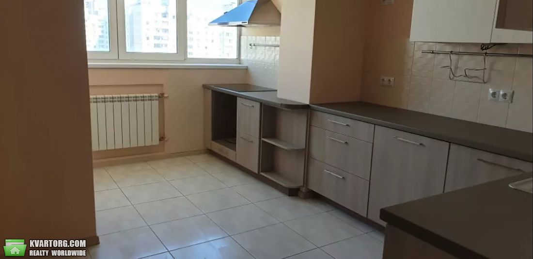 Rent out 3-room apartment. Киев, Лисковская — photo 1