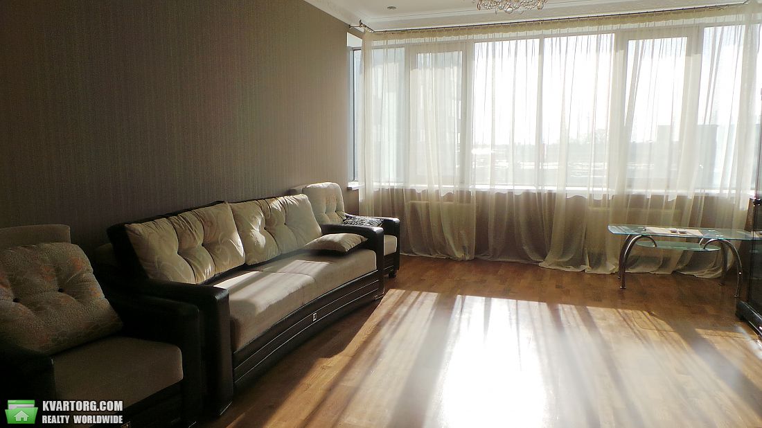 Rent out 2-room apartment. Киев,  Днепровская наб — photo 2