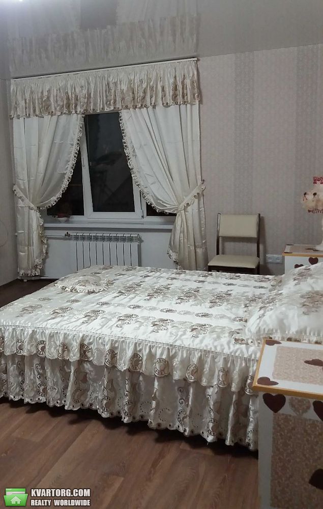 Rent out 2-room apartment. Киев,  Константиновская — photo 2