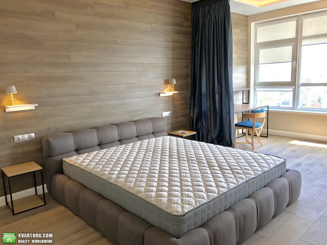 Rent out 4-room apartment. Киев,  Кловский спуск — photo 1